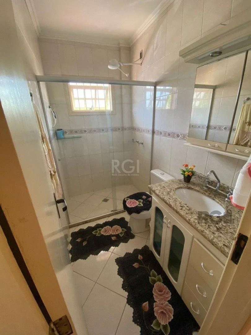 Imagem Casa para Venda - 250m², 3 dormitórios, sendo 1 suites, 2 vagas - Cristal