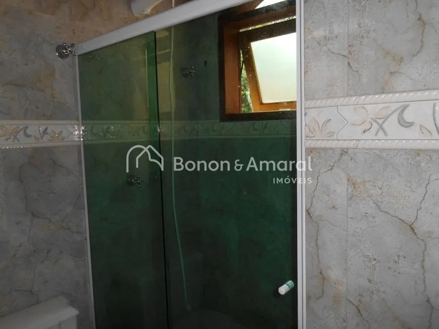 Imagem Casa com 230 m² e 5 quartos