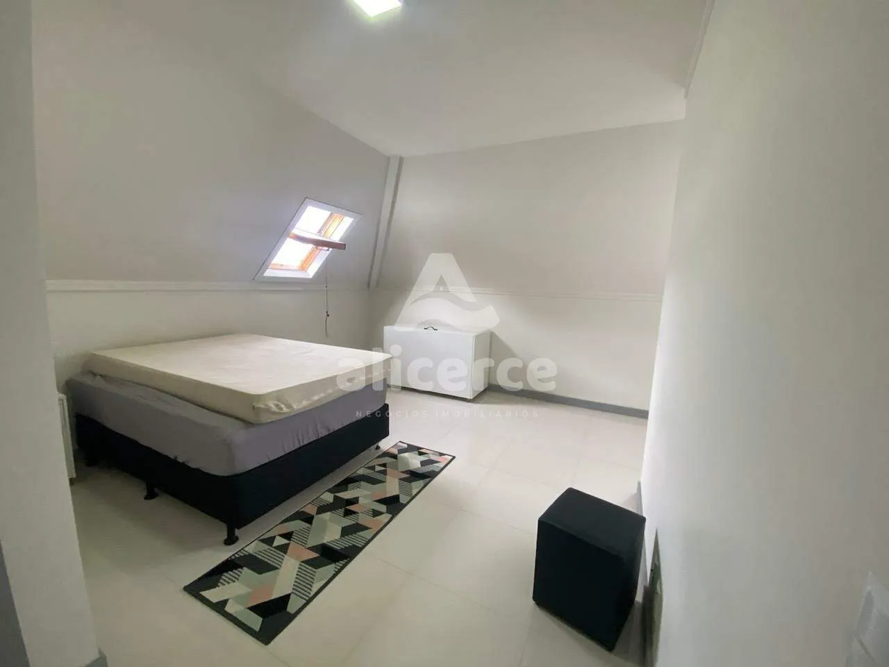 Imagem Cobertura Duplex à venda l 3 quartos, 1 suíte l140m² l Cachoeira do Bom Jesus - Florianópolis/SC