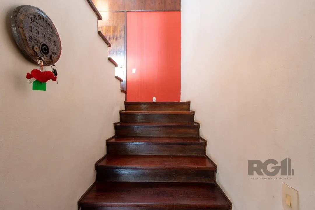 Imagem Casa em condomínio que possui 3 dormitórios, sendo 1suíte, lavabo, escritório, possibilidade de um 4 dormitório,