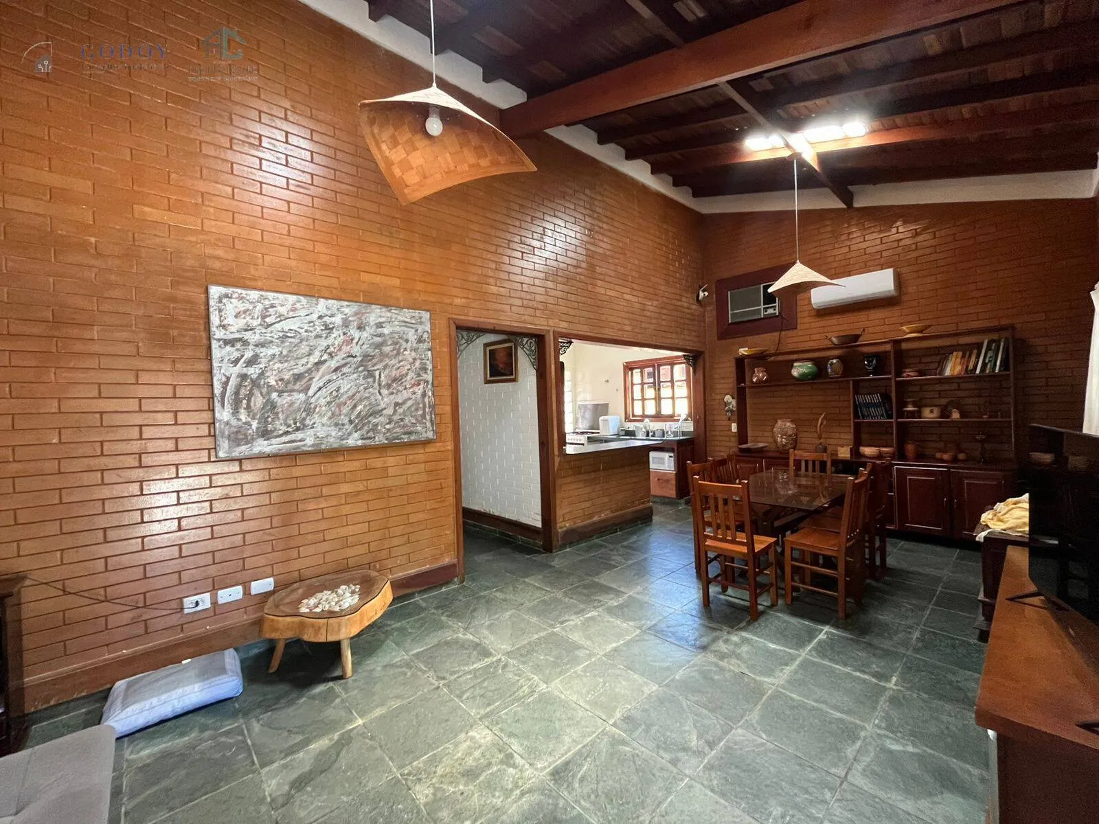 Imagem Excelente para Temporada: Casa com Piscina em Condomínio Seguro e Tranquilo