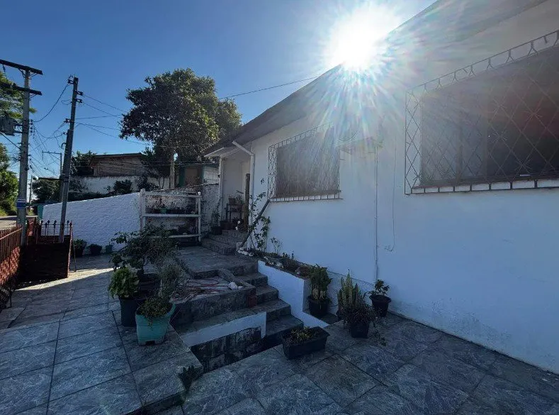 Imagem Casa com quintal a venda em Viamão bairro Krahe