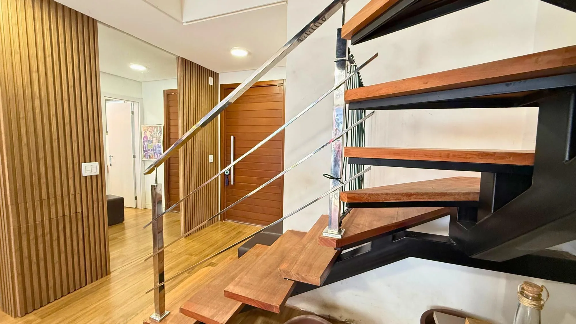 Imagem Casa em condomínio com 3 suítes à venda - Jardim Planalto, Porto Alegre