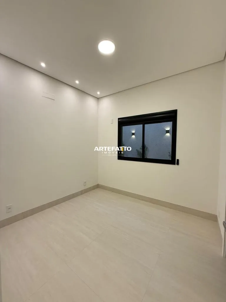 Imagem Casa com 3 suítes no bairro Parque Universitário