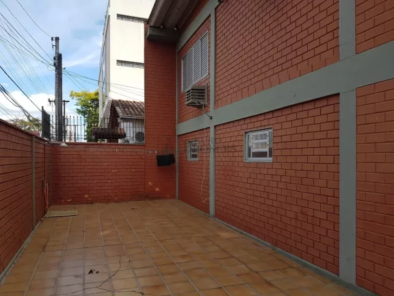 Imagem Casa com 7 dormitórios no centro de Balneário Camboriú.