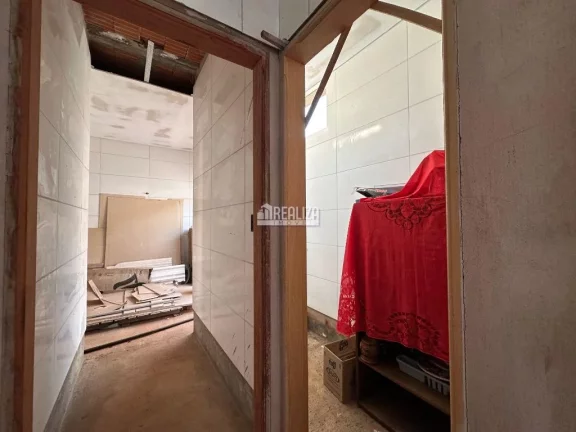 Imagem Casa à venda no Jardim do Lago, Uberaba: 4 dormitórios, piscina aquecida e hidromassagem