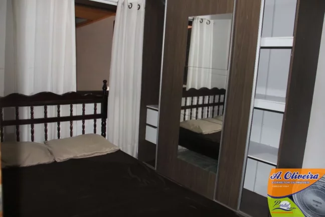 Imagem Linda Casa 04 Dormitorios (sendo 01 Suíte) - 200 Metros da Praia