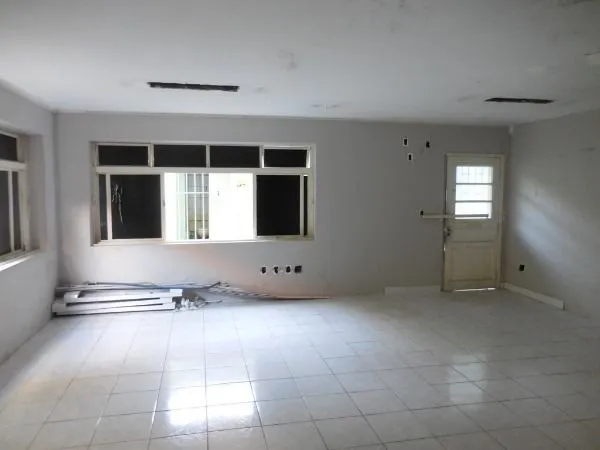 Imagem Casa Comercial, 242m², 5 vagas, Bairro Floresta