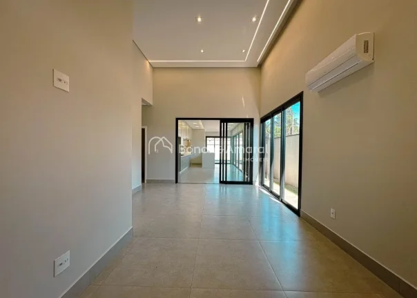 Imagem Maravilhosa casa térrea, acabamento de primeira, com 4 suítes todas com armários e ar condicionad...