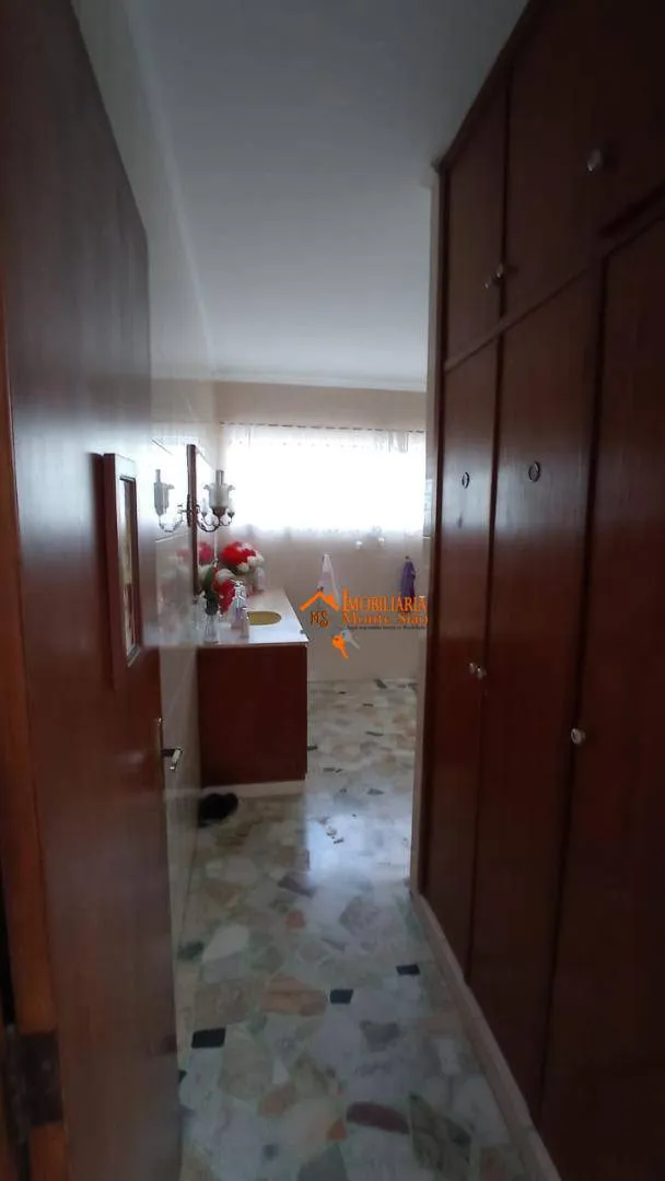 Imagem Casa com 2 dormitórios à venda, 400 m² por R$ 1.200.000,00 - Vila Galvão - Guarulhos/SP