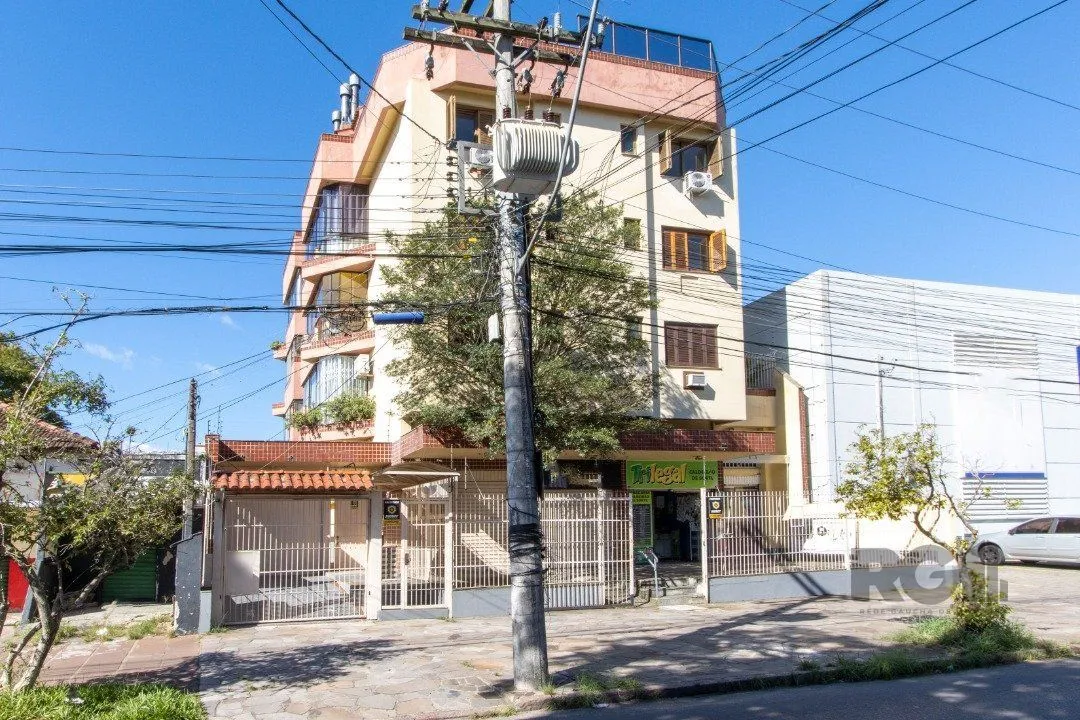 Imagem Apartamento Garden de 3 dormitórios, 1 suite e 1 vaga coberta no bairro Cristal.