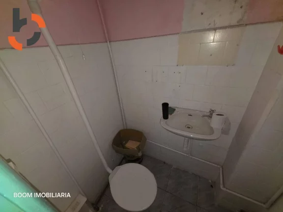 Imagem Sala Comercial na Galeria Central com Banheiro Privativo - No Coração de Nova Iguaçu