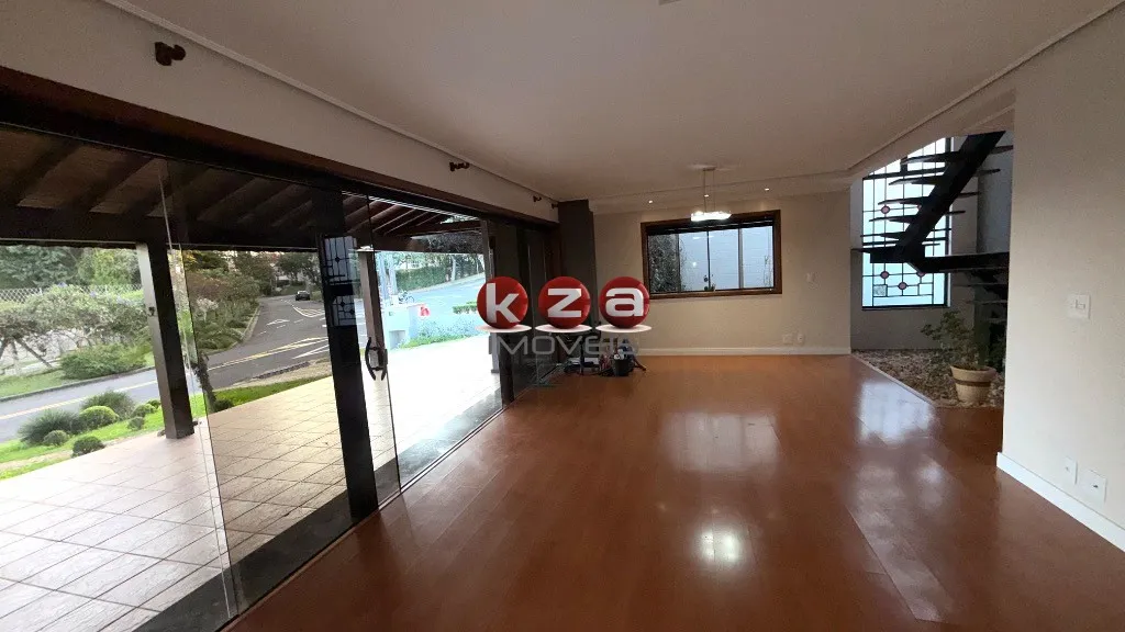 Imagem Casa em Condomínio de Alto Padrão na Vila Faustina II em Valinhos-SP - 3 Quartos, 1 Suíte, 2 Salas, 4 Banheiros, 4 Vagas - 212m².