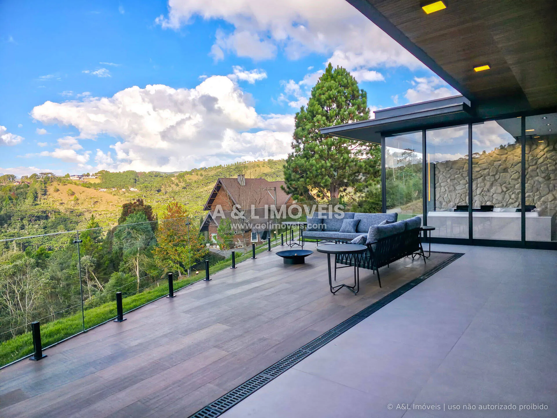 Imagem Casa à venda em Campos do Jordão | Iporanga | 4 suítes | Spa
