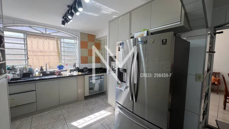 Imagem Casa Sobrado à Venda 4 Quartos 1 Suíte 220m² - Bairro Santana - SJC