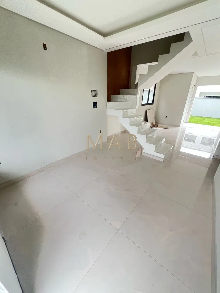 Imagem Sobrado NÃO Geminado à Venda na Praia dos Ingleses em Florianópolis/SC!! Unidade com: 4 dormitórios sendo 1 suíte com closet!