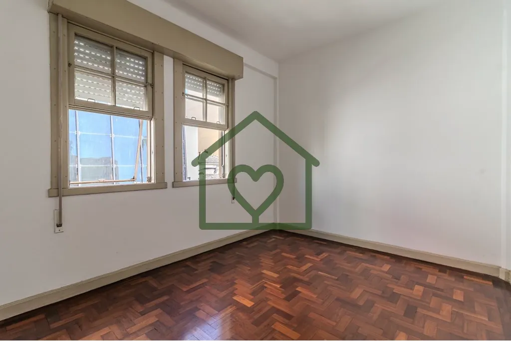 Imagem Apartamento de 3 dormitórios localizado no Centro Histórico, na Avenida Alberto Bins, 308. Imóvel...