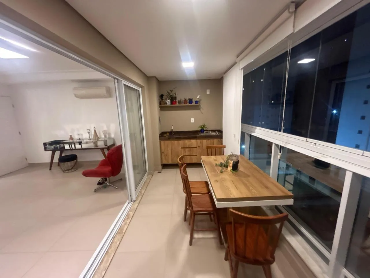 Imagem Luxuoso Apartamento no Coração do Parque Campolim Cond. Residencial Saint Tropez