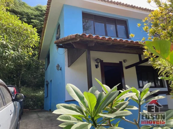 Imagem Vendo Casarão em Itaipuaçu com 5 Quartos, 2 Suítes.