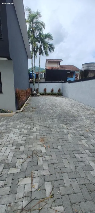 Imagem Sobrado em Condomínio para Venda em São Sebastião, Boiçucanga, 2 dormitórios, 2 suítes, 3 banheiros, 2 vagas