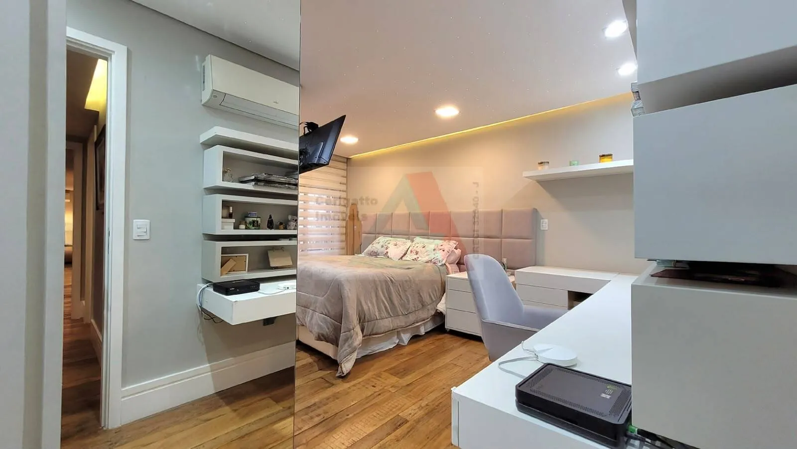 Imagem APARTAMENTO ALTO PADRÃO! SÃO 4 SUITES, 4 VAGAS DE GARAGEM, LAZER COMPLETO,