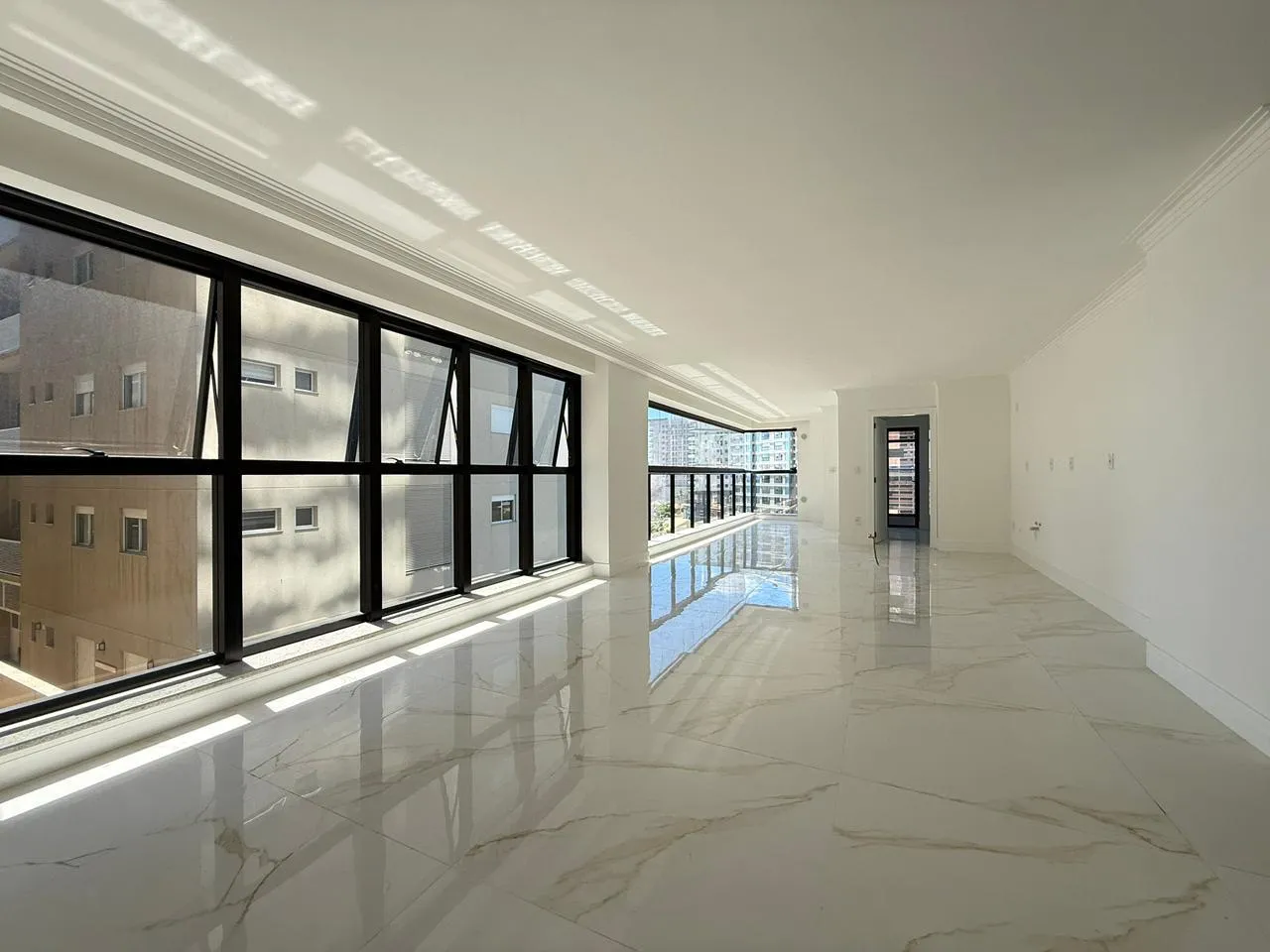 Imagem Apartamento com vista para o mar à venda com 163.1m2 por R$ 5.450.000,00