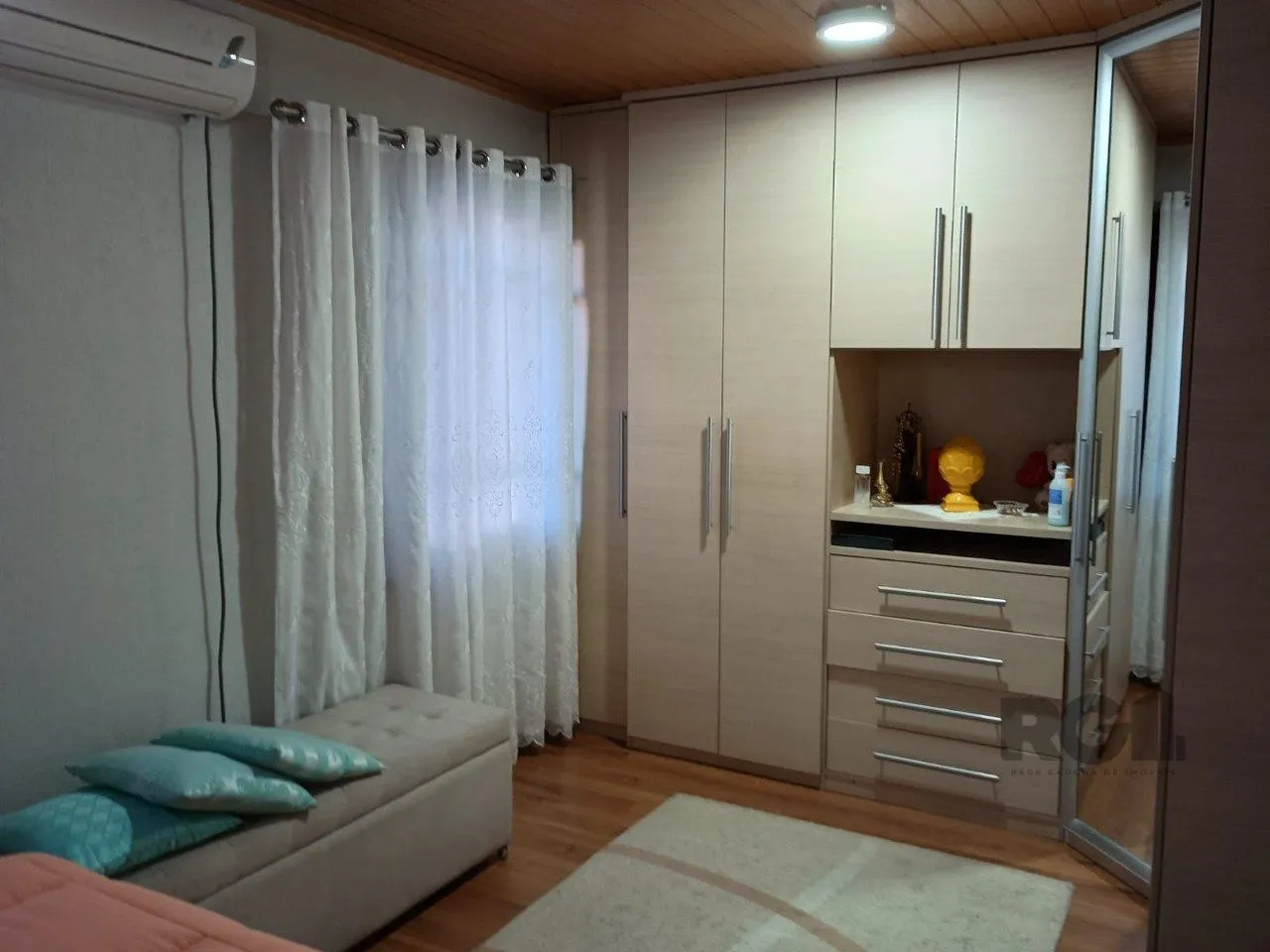 Imagem Casa 2 dormitórios, vagas de garagem, Bairro Parque da Matriz