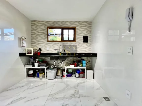 Imagem Casa para Venda em Teresópolis, Bom Retiro, 4 dormitórios, 1 suíte, 3 banheiros, 2 vagas