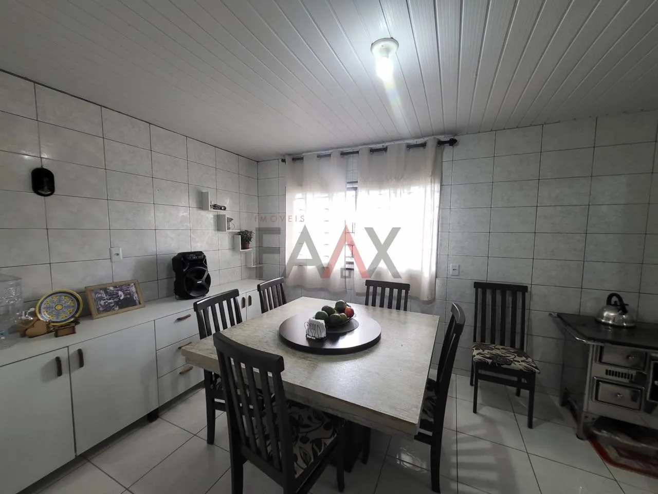 Imagem Casa de Esquina à Venda no Bonsucesso, espaco amplo, oportunidade!