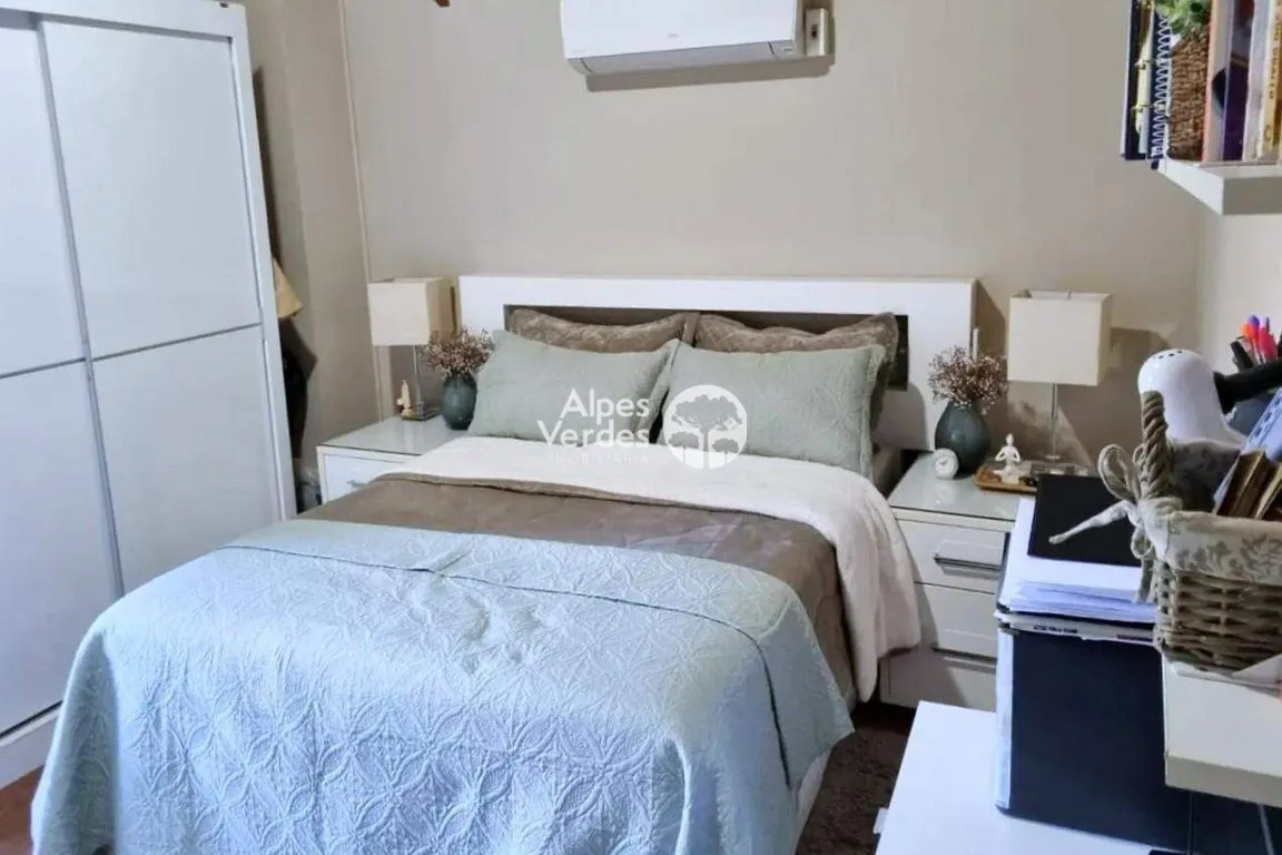 Imagem Vende-se Casa no Jardim dos Pinheiros, com 04 dormitórios