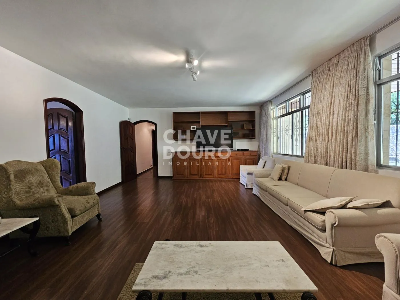 Imagem Viva o Luxo com Vistas Deslumbrantes: Propriedade Única de 733m² em Teresópolis