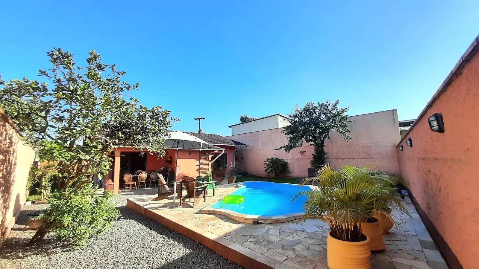 Imagem Casa Semi Averbada no Bairro Floresta com piscina