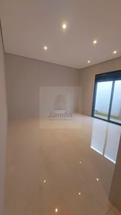 Imagem Casa de luxo em condomínio Jardim Itália, Cuiabá-MT: 4 quartos, 4 suítes, 1 sala, 5 banheiros, 6 vagas de garagem, 300m². Venha conferir!