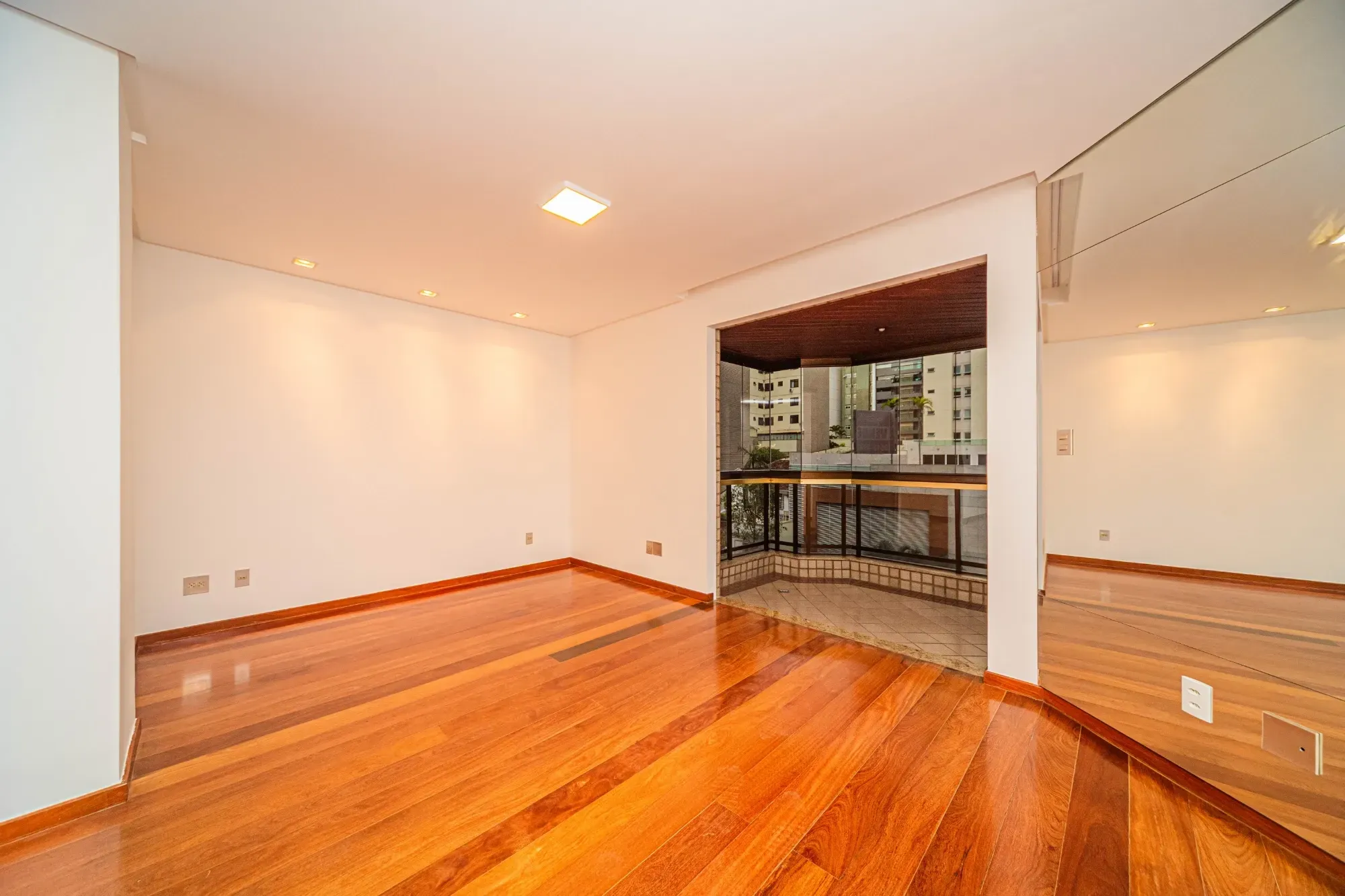 Imagem Apartamento com 3 Quartos à Venda, 150 m² em Centro - Juiz de Fora