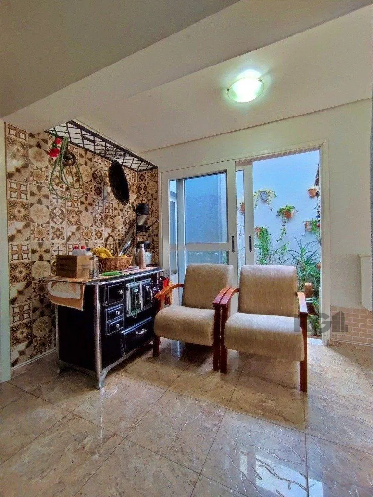 Imagem Casa 4 quartos no bairro Partenon, em Porto Alegre