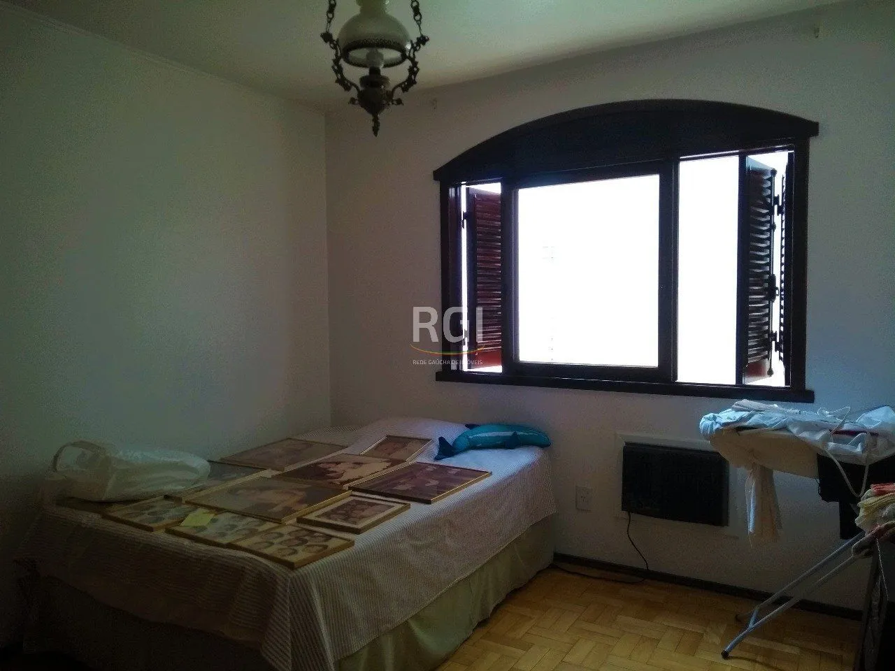 Imagem Casa para Venda - 175m², 4 dormitórios, sendo 2 suites, 2 vagas - Santa Cecília