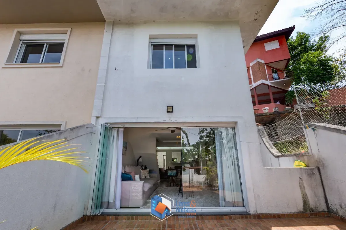 Imagem Sobrado para venda em Rolinópolis com 4 quartos, sendo 2 suítes, 225m²