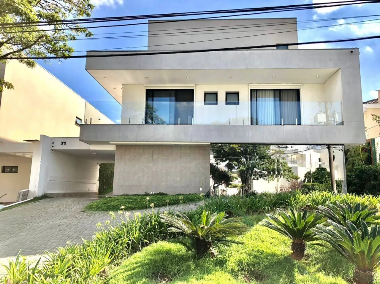 Imagem Sobrado disponível para venda em Alphaville Residencial 1