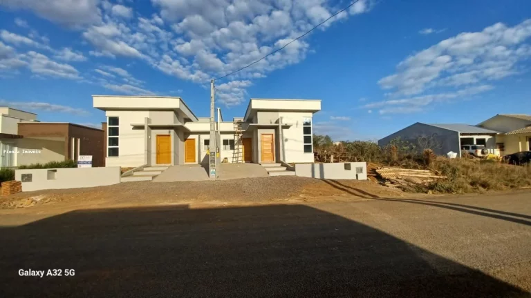 Imagem Casa Geminada para Venda em Concórdia, Vila Jacob Biezus, 2 dormitórios, 1 suíte, 1 banheiro, 1 vaga
