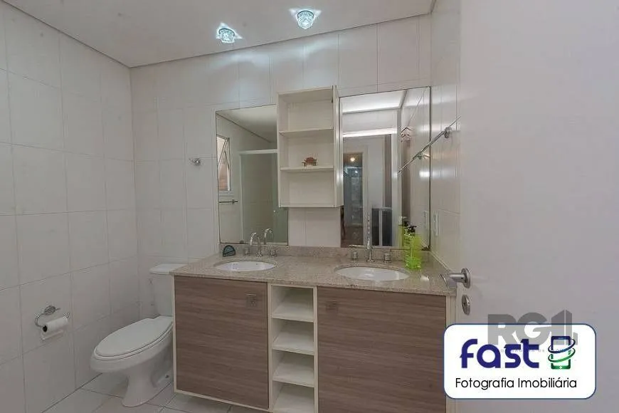 Imagem Vende Excelente Apartamento no Bairro - Jardim do Salso - Porto Alegre