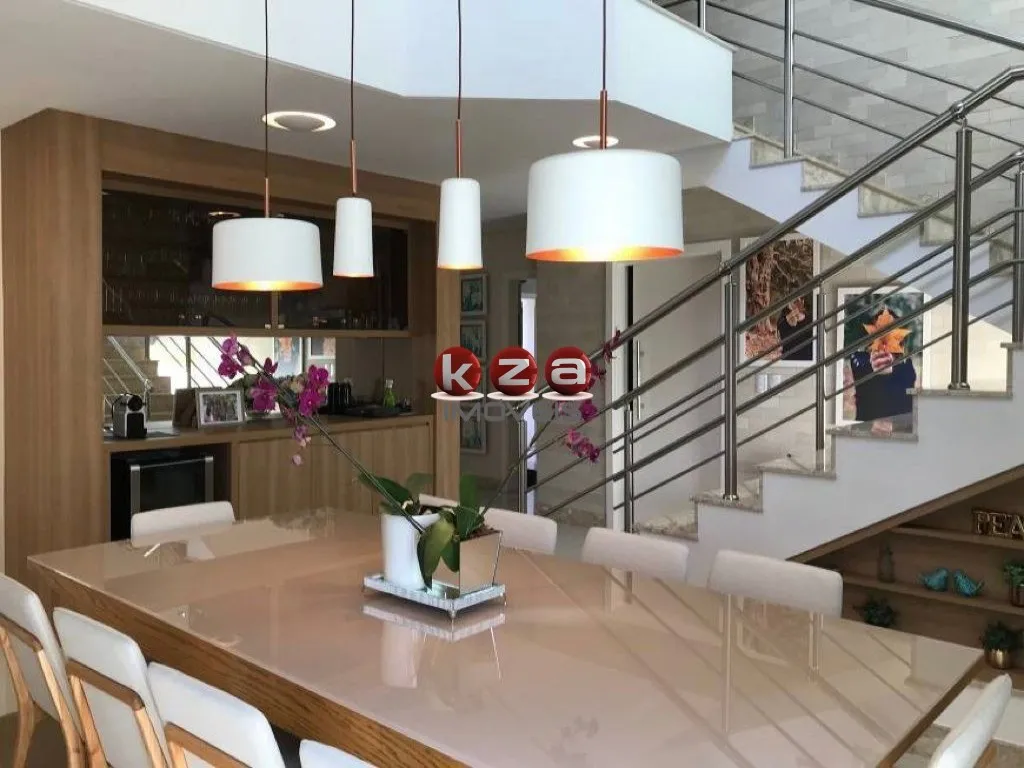 Imagem Casa de luxo em condomínio: 3 quartos, 3 suítes, 3 salas, 5 banheiros, 4 vagas, 334m² em Valinhos-SP no Residencial Reserva das Palmeiras.
