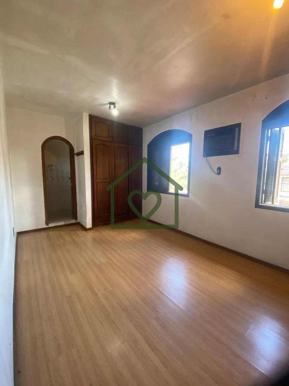 Imagem Casa Ampla com 6 Suítes na Praça Lima Duarte, 57

Excelente imóvel com 859 m² de área total e 4...