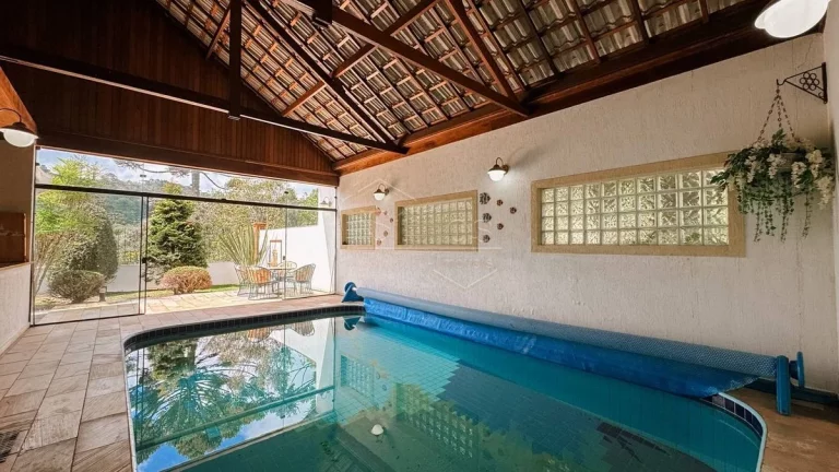 Imagem Casa em condomínio - Campos do Jordão