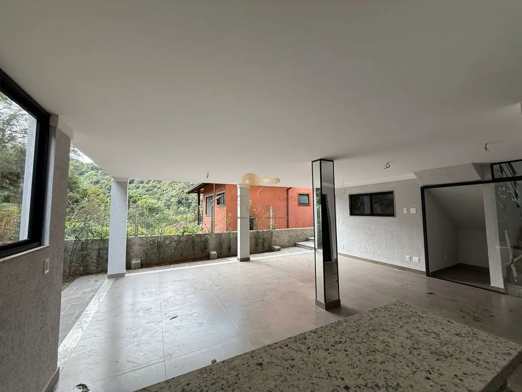 Imagem Casa em Condomínio para Venda em Teresópolis / no bairro Albuquerque