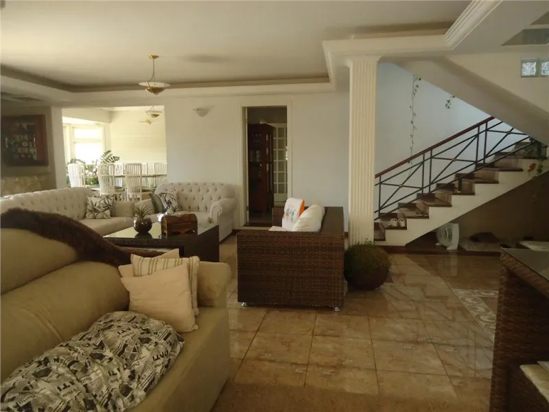 Imagem Imperdível oportunidade: Casa em condomínio de luxo na Colinas dos Álamos, Valinhos-SP - 3 quartos, 3 suítes, 540m².