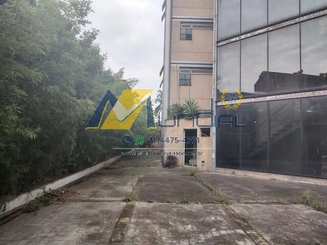 Imagem Prédio corporativo com heliponto pronto para grandes empresas