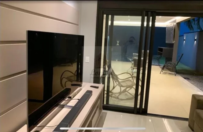Imagem Casa de Luxo no Condomínio Villa Jardim - 4 Suítes, 3 Salas e 355 m² - Cuiabá-MT