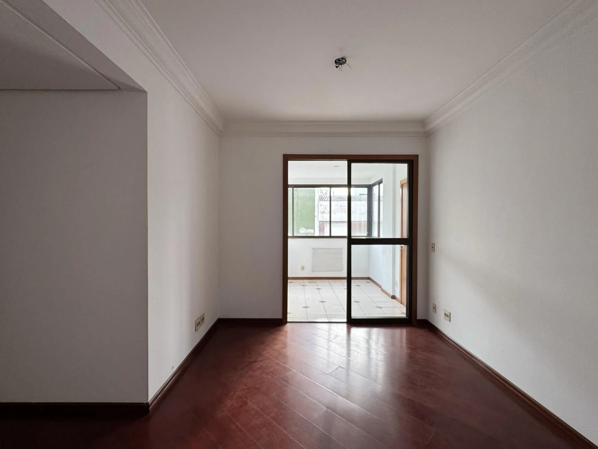 Imagem Apartamento 3 dormitórios com sacada, suíte e vaga de garagem no Menino Deus