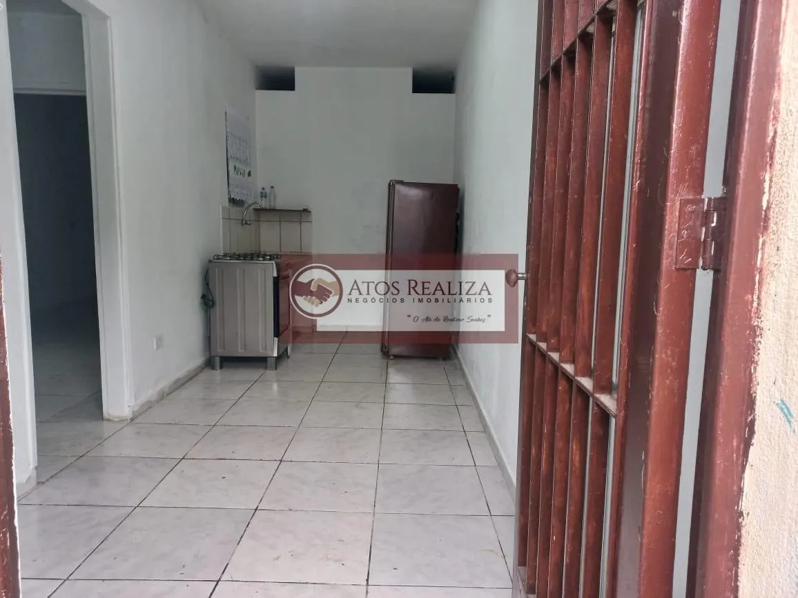 Imagem Vendo uma excelente casa com edícula terreno de 149 M2, no Jardim Lucélia Grajaú SP valor 340 mil. A Casa principal contém 2 dormitórios, 1sala,1 cozinha,1 banheiro,1área de servico, área de lazer, 1 vaga de garagem. Edícula contém, 1quarto, 1 banheiro, 1