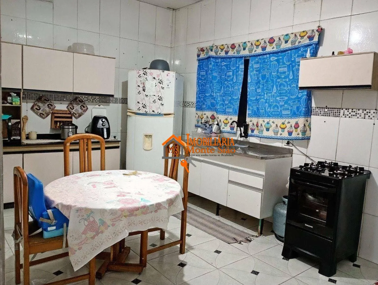 Imagem Sobrado com 4 dormitórios à venda por R$ 425.000 - Vila Carmela I - Guarulhos/SP